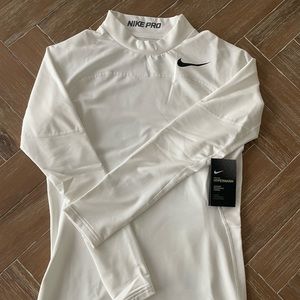 Nike Pro hyperwarm compression top